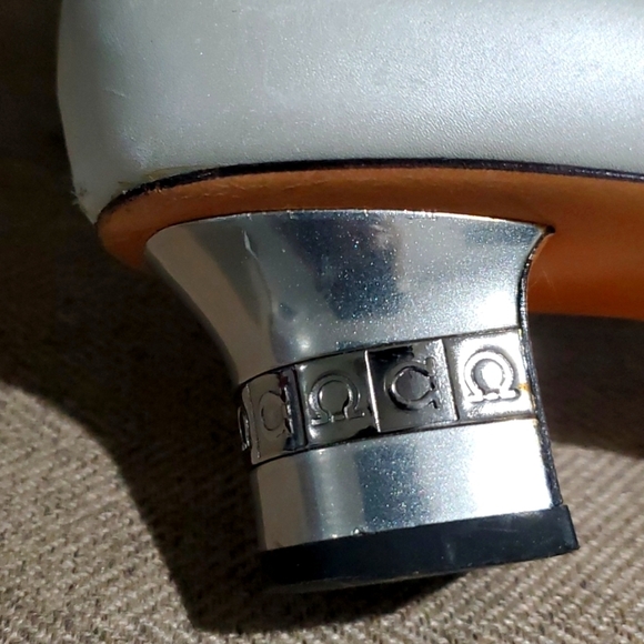 SALVATORE FERRAGAMO SILVER HEELS LEATHER SIZE 7 1/2 ARCHITECTURE ART DECO - Picture 2 of 15